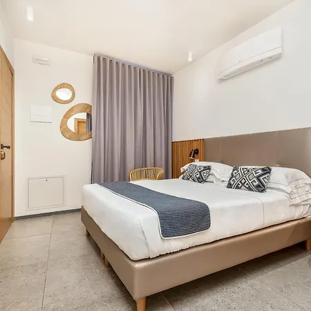 Colonna 24 Luxury In Near 5 Terre 住宿加早餐酒店 韦内雷港