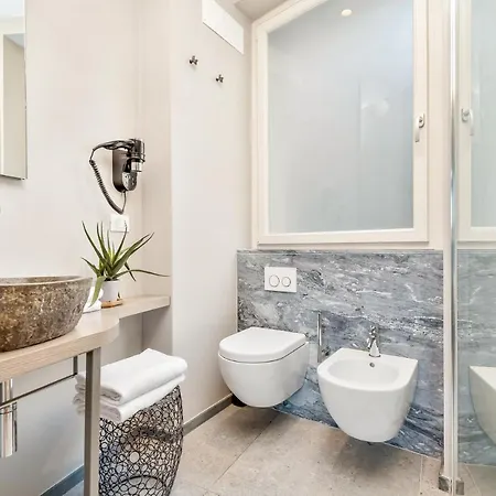 Bed & Breakfast Colonna 24 Luxury In Portovenere Near 5 Terre 2*