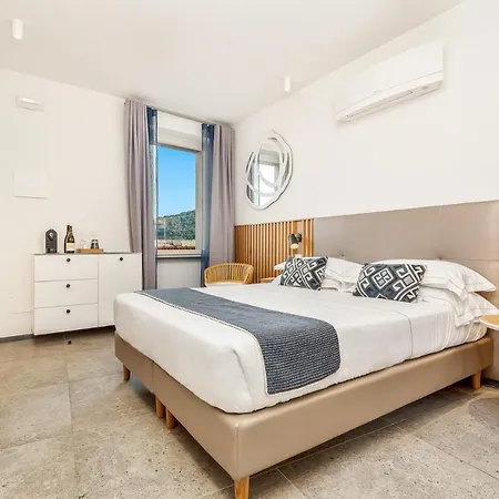 Bed & Breakfast Colonna 24 Luxury In Near 5 Terre 2*