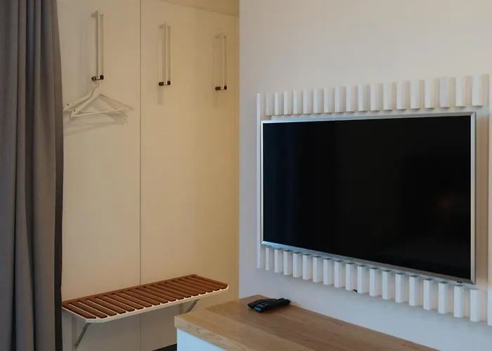 Colonna 24 Luxury In Near 5 Terre לינה וארוחת בוקר 4*